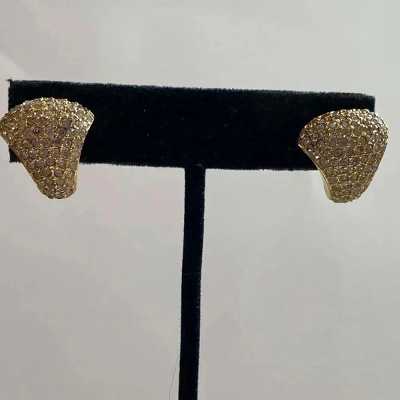QUALITY, CZ AND GOLD PLATED PIERCED EARRINGS. NICE WEIGHT. - Picture 3 of 9